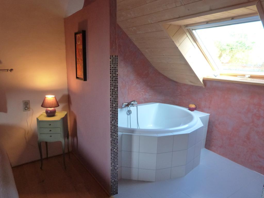 Bed And Breakfast La Fontaine Blanche Melgven Kamer foto