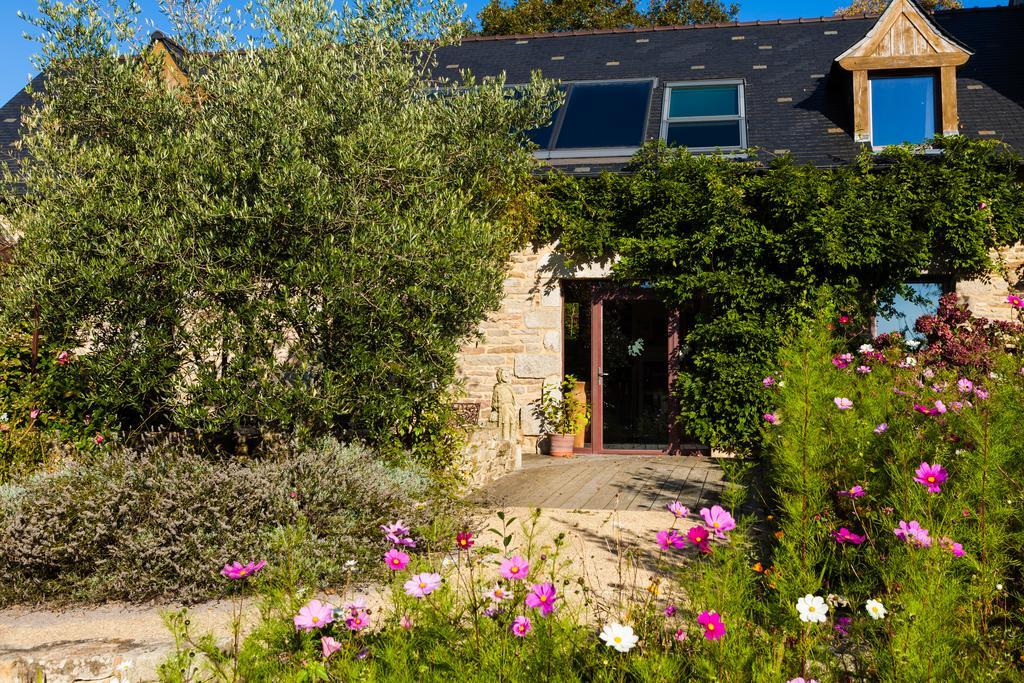 Bed And Breakfast La Fontaine Blanche Melgven Buitenkant foto